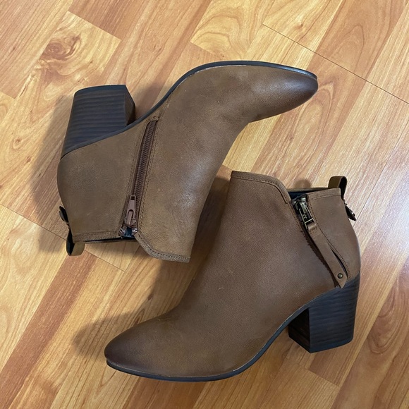 Steve Madden Julius Ankle Bootie - Picture 5 of 8